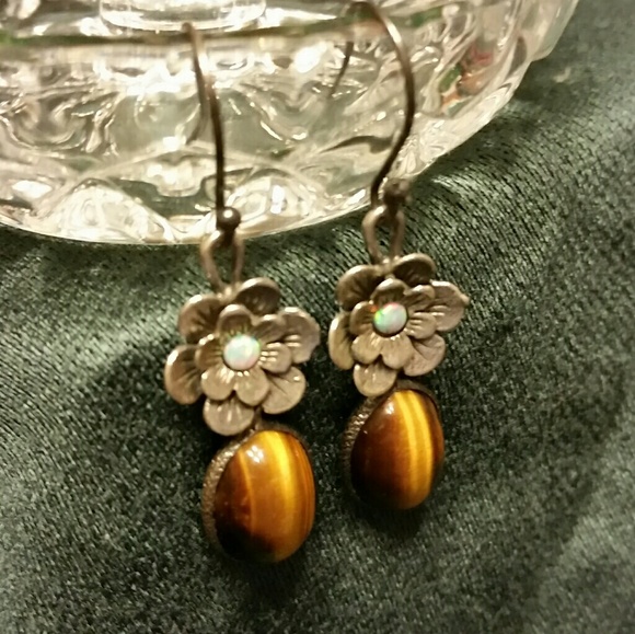 .925 Silver Flower Oval Tigers Eye Hook Earrings - Picture 2 of 6